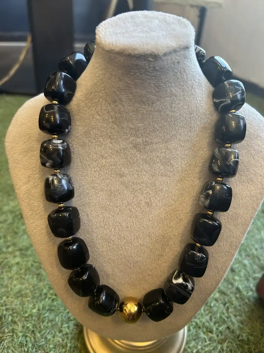 Collier perles noires Zoé
