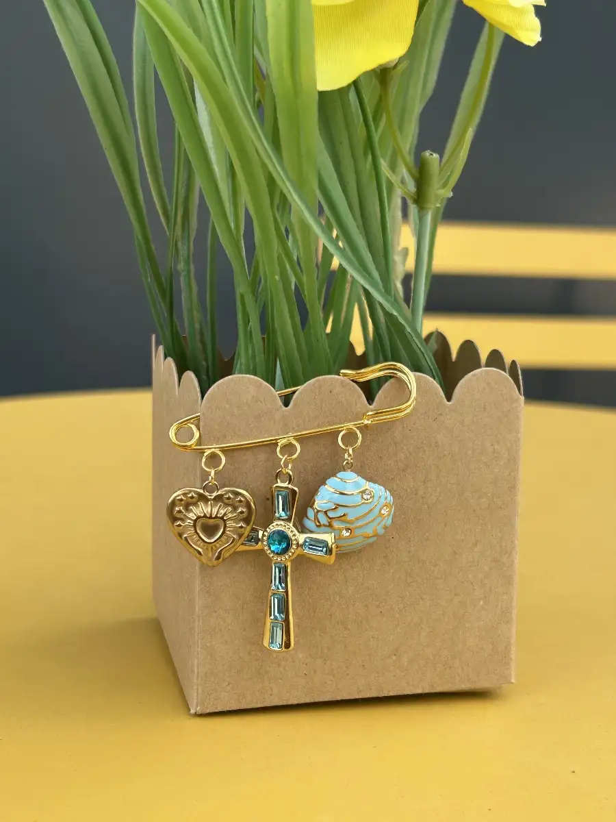 Broche créatrice Mlle Bassin