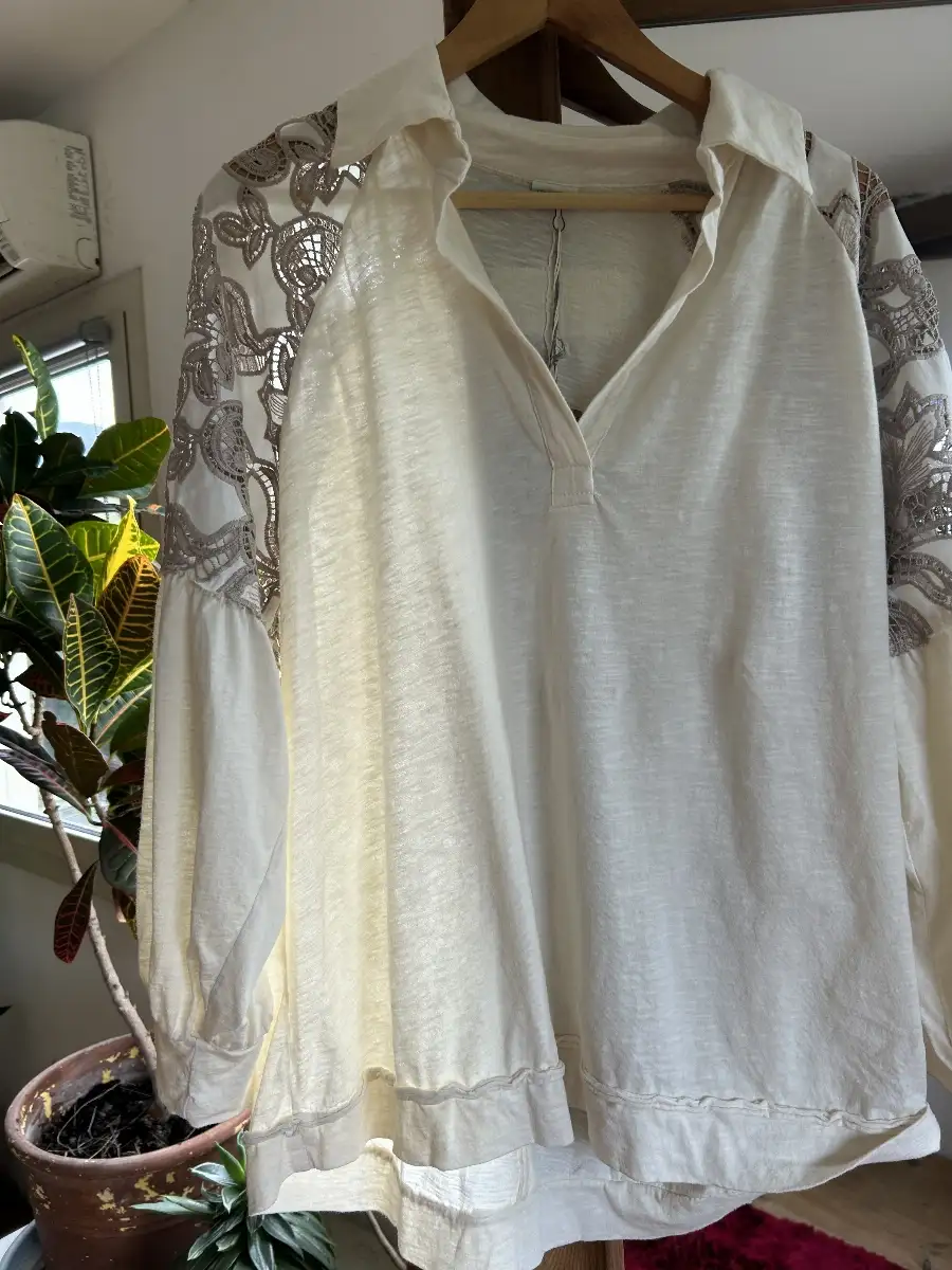 Blouse écrue brodée spoon
