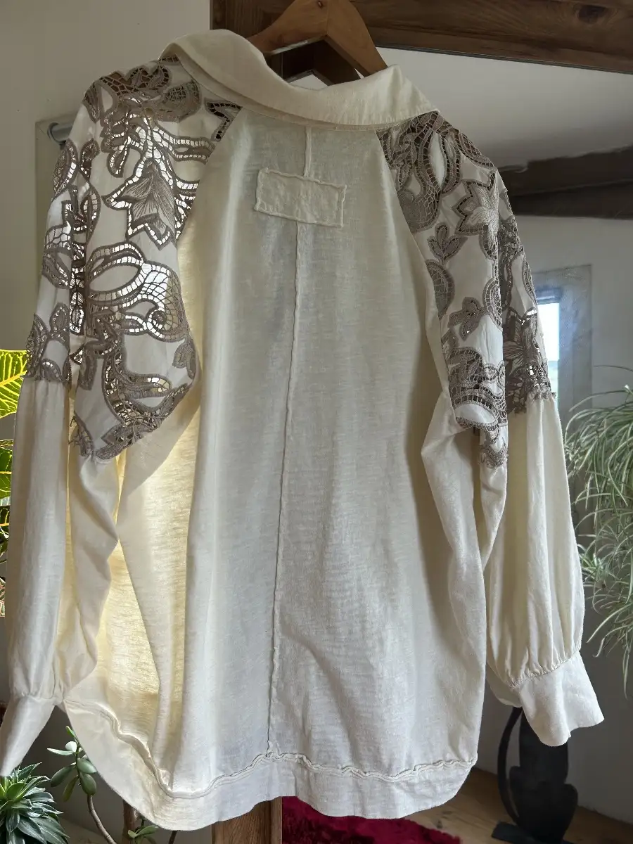 Blouse écrue brodée spoon